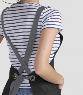 Delantal con peto para mujer en color negro